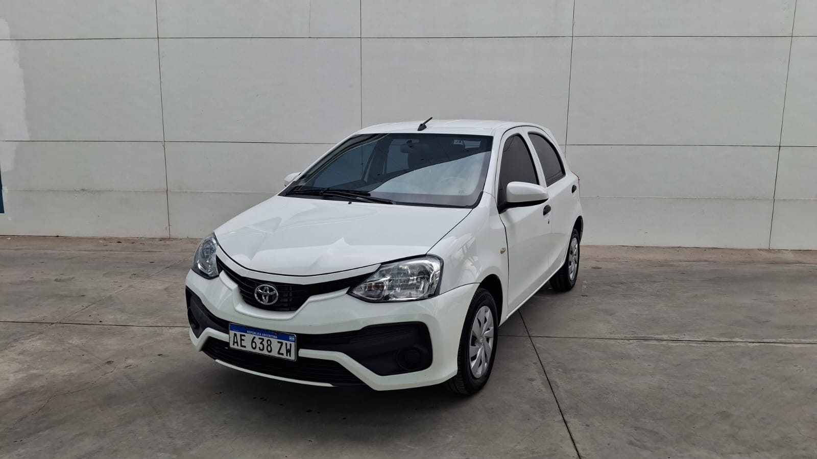 TOYOTA ETIOS X 1.5 6M/T 5P