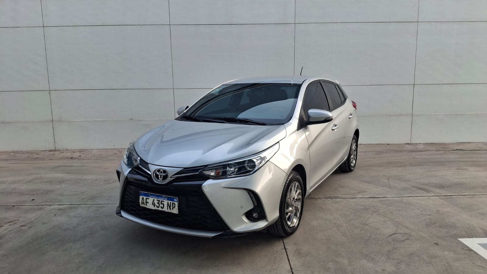 TOYOTA YARIS XLS CVT 5P